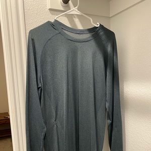 Lululemon men’s long sleeve medium